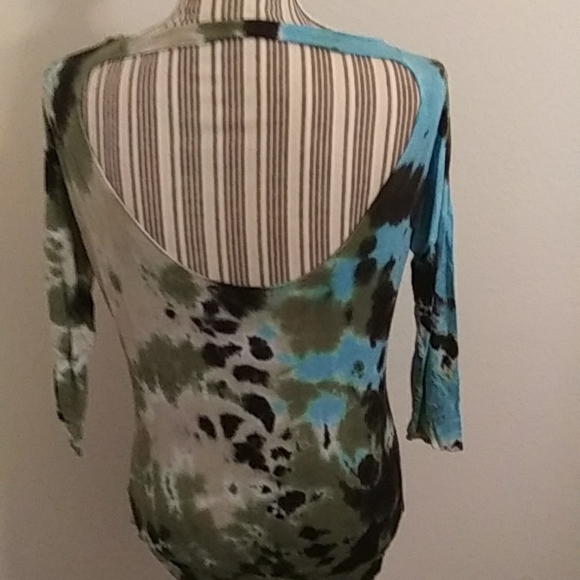 Top - Picture 2 of 2